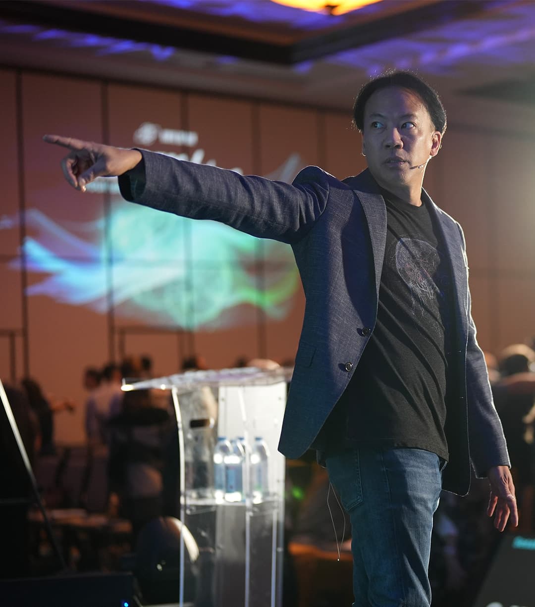 Jim Kwik teaching at Limitless Live